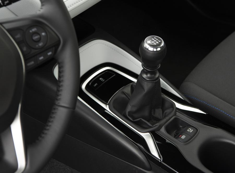 Детали интерьера Toyota Corolla SE Sedan 2019 года  (NA) (фото 2 из 32)